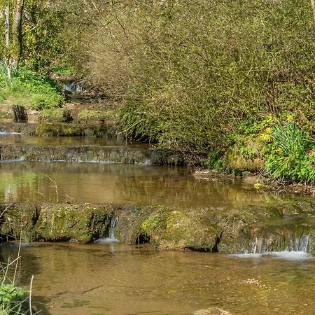 Linden Barn Tatil Evi *